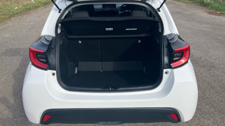 Toyota Yaris 1.5 Hybrid Design 5dr CVT Hybrid Hatchback